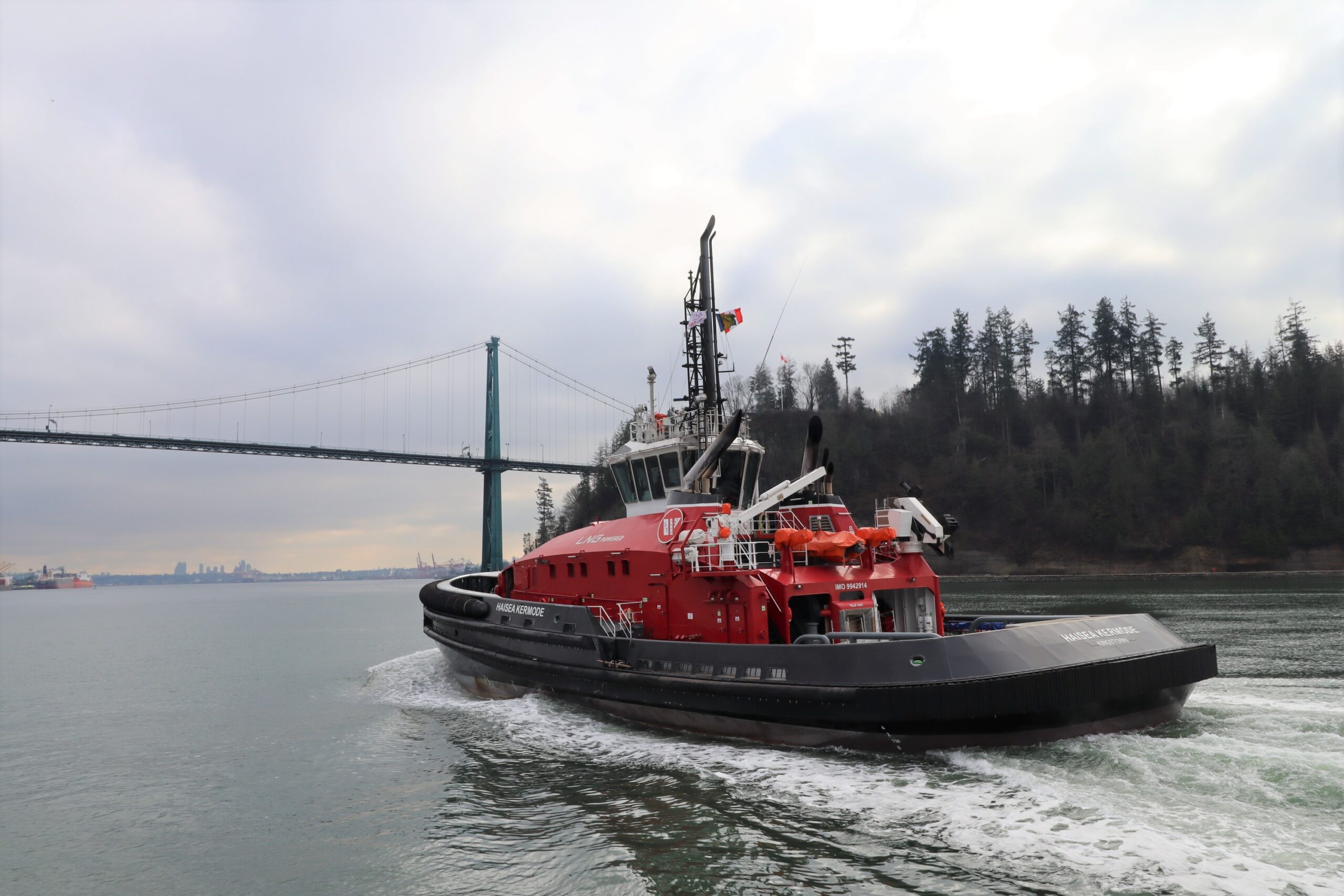 HaiSea Kermode sailing under Lions gate Bridge