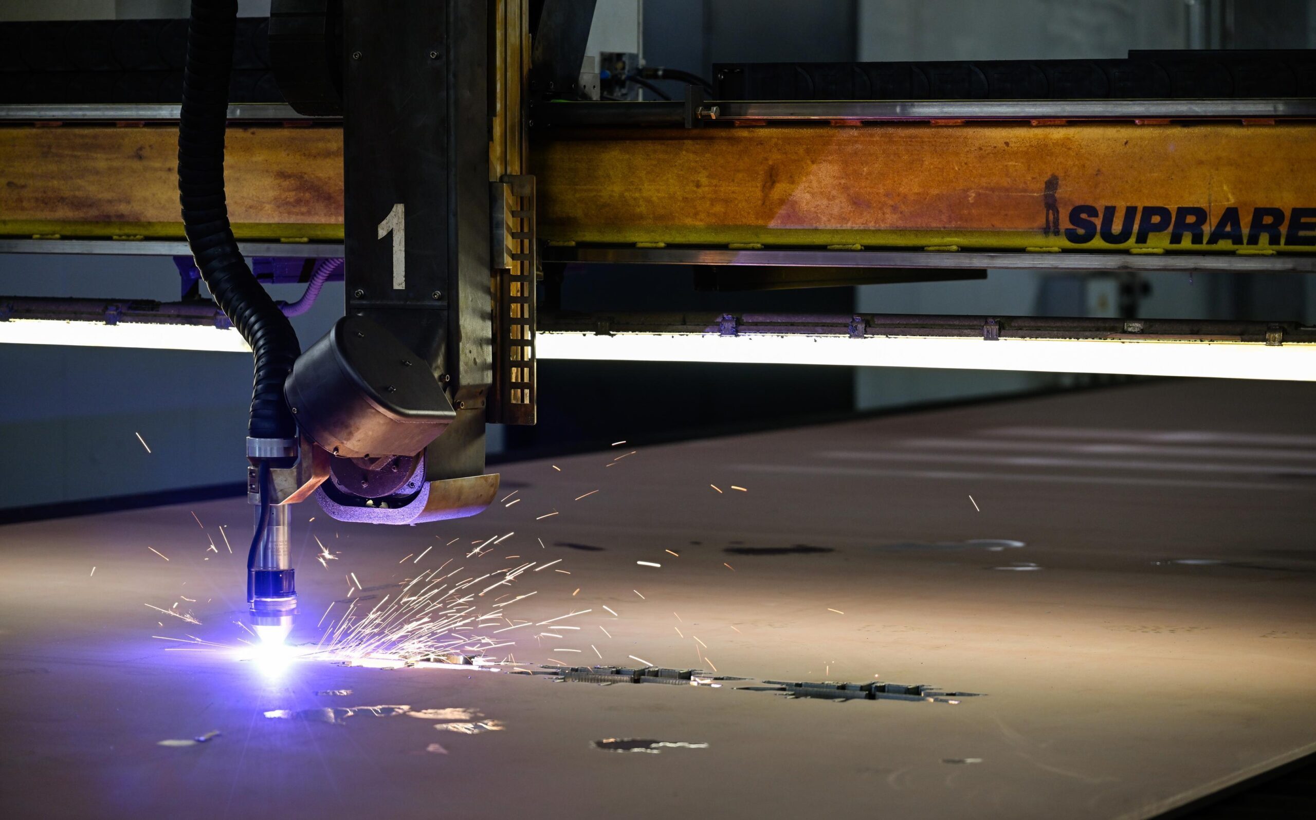 machine cutting steel