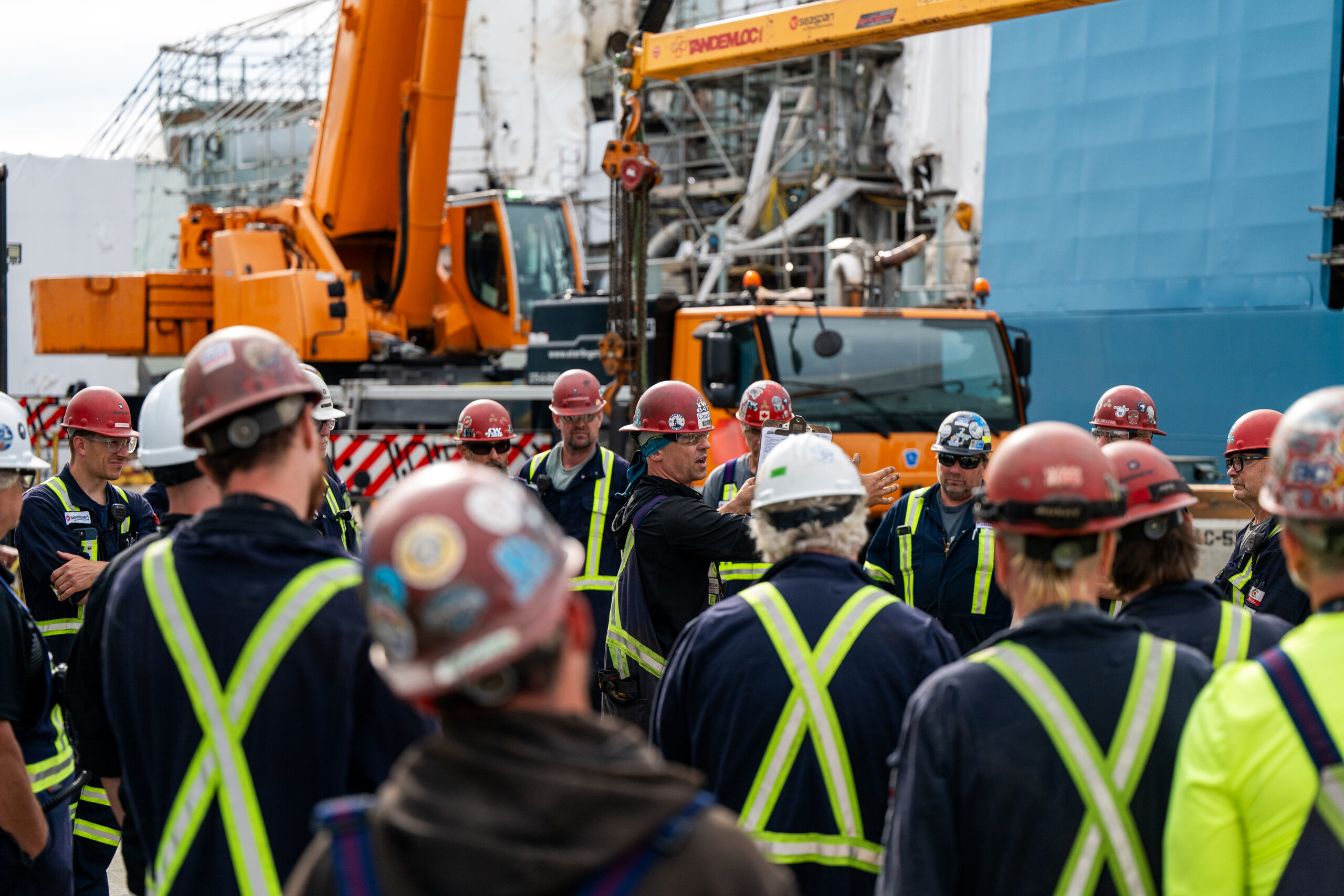 Heavy Lifting at Seaspan’s Victoria Shipyards: Team Completes Complex Lift of HMCS Winnipeg Aft Funnel